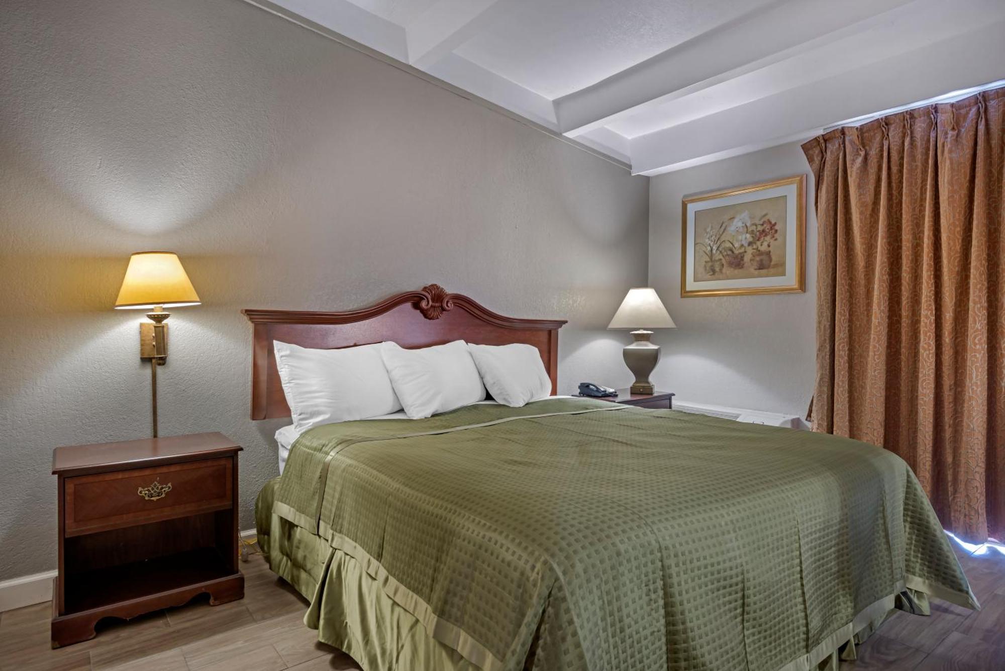 Rodeway Inn Clermont Bagian luar foto