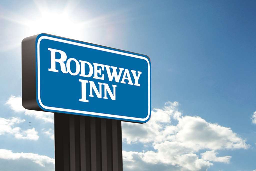 Rodeway Inn Clermont Bagian luar foto